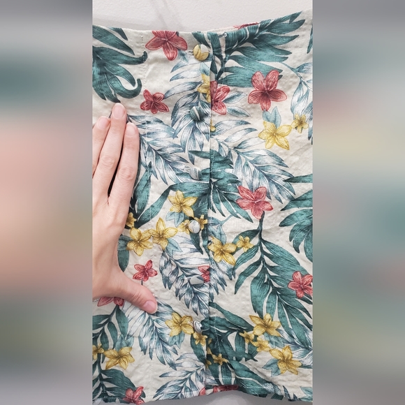 Tropical Print Button Front Mini Skirt - Picture 2 of 7